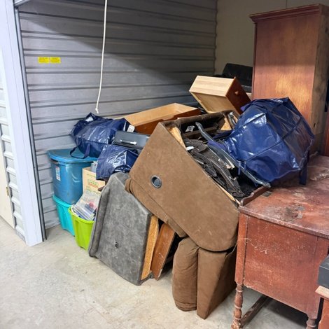 10 x 10 storage unit in Rd Lexington, KY