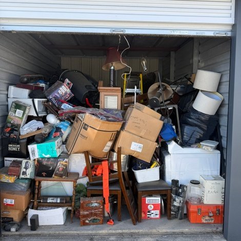 10 x 15 storage unit in Rd Lexington, KY
