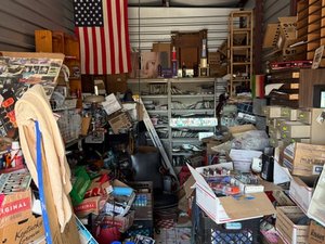 10 x 25 unit in Rd Lexington