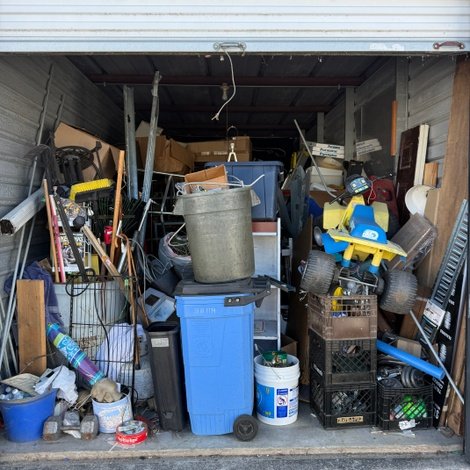 10 x 25 storage unit in Rd Lexington, KY