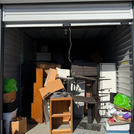 10 x 20 storage unit in Rd Lexington, KY