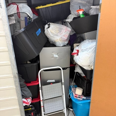 5 x 5 storage unit in Rd Lexington, KY