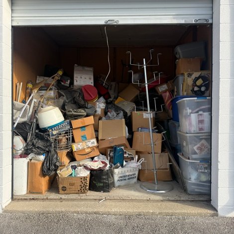 10 x 10 storage unit in Lexington, KY