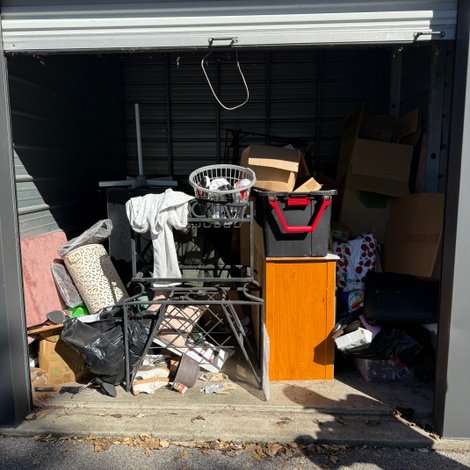 10 x 10 storage unit in Lexington, KY