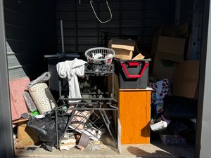 10 x 10 storage unit in Lexington, KY