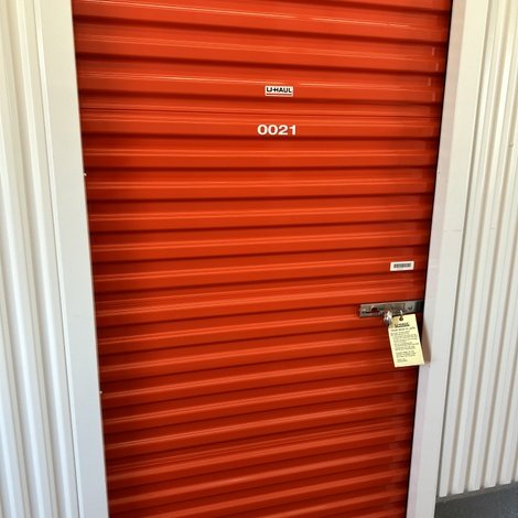 5 x 5 storage unit in Pleasanton, CA