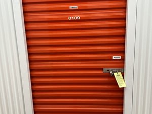 5 x 5 unit in Pleasanton