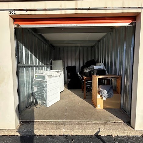 10 x 15 storage unit in Rockford, IL
