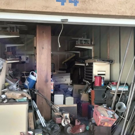 10 x 20 storage unit in Santee, CA