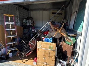 10 x 10 storage unit in Jackson, MI