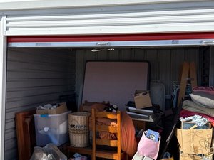10 x 10 storage unit in Jackson, MI