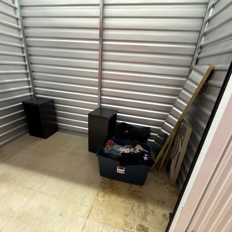 10 x 5 storage unit in Jackson, MI
