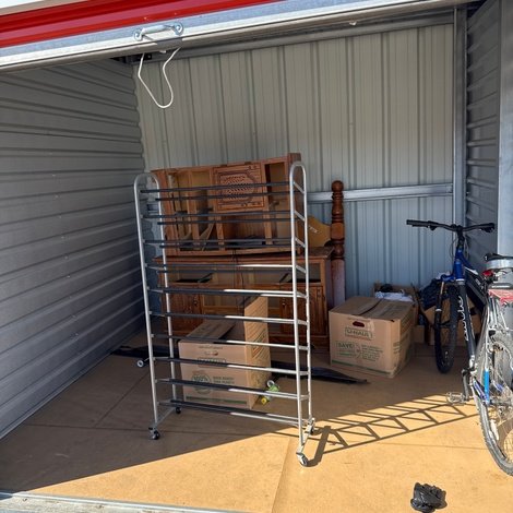 10 x 10 storage unit in Jackson, MI