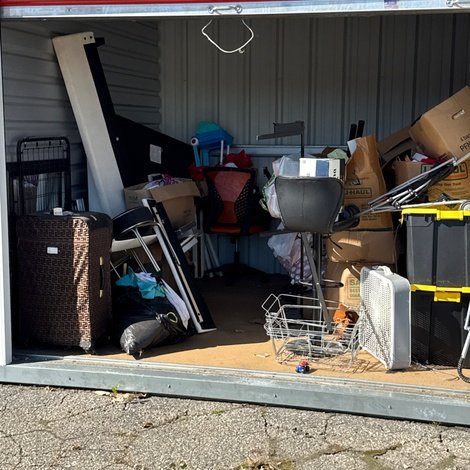 10 x 10 storage unit in Jackson, MI