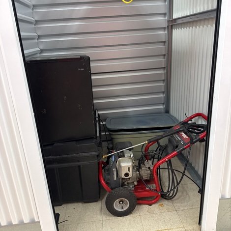 5 x 5 storage unit in Jackson, MI