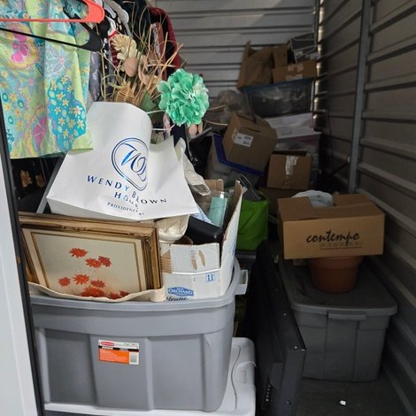 5 x 10 storage unit in Johnston, RI