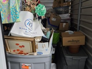 5 x 10 storage unit in Johnston, RI