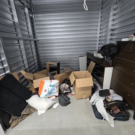 10 x 10 storage unit in Johnston, RI