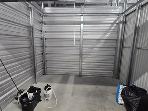 7 x 10 unit in Plainville