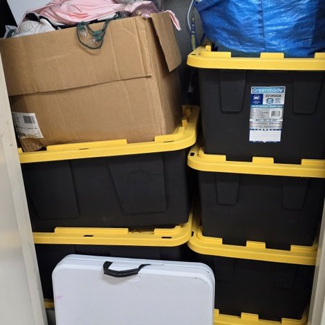 5 x 10 storage unit in Unknown, CA