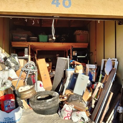 10 x 20 storage unit in Santee, CA