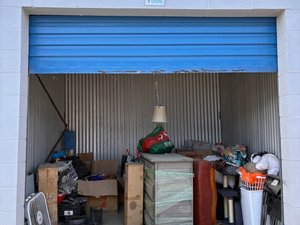 10 x 10 storage unit in I Lancaster, CA