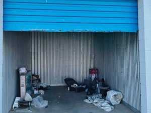10 x 15 storage unit in I Lancaster, CA