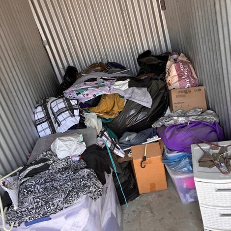 5 x 10 storage unit in I Lancaster, CA
