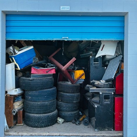 10 x 15 storage unit in I Lancaster, CA