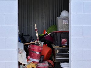 5 x 10 storage unit in I Lancaster, CA