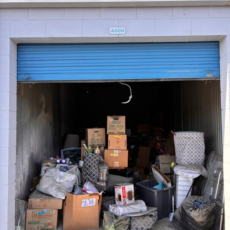 10 x 20 storage unit in I Lancaster, CA