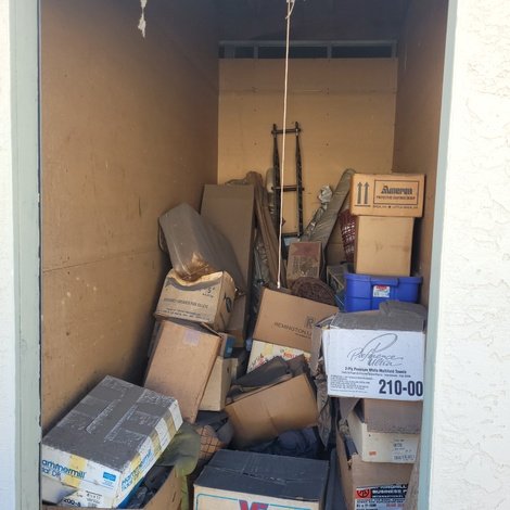 5 x 10 storage unit in El Cajon, CA