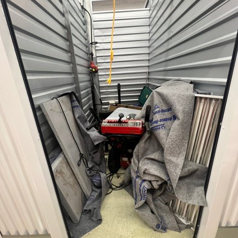 5 x 10 storage unit in Lansing, MI