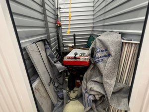 5 x 10 storage unit in Lansing, MI