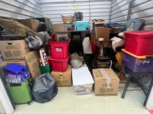 10 x 10 storage unit in Lansing, MI