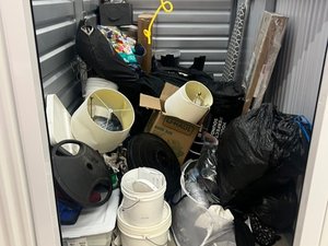 5 x 10 storage unit in Lansing, MI