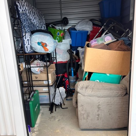 7 x 10 storage unit in Lansing, MI