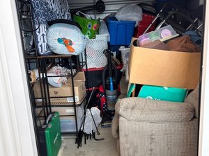 7 x 10 storage unit in Lansing, MI