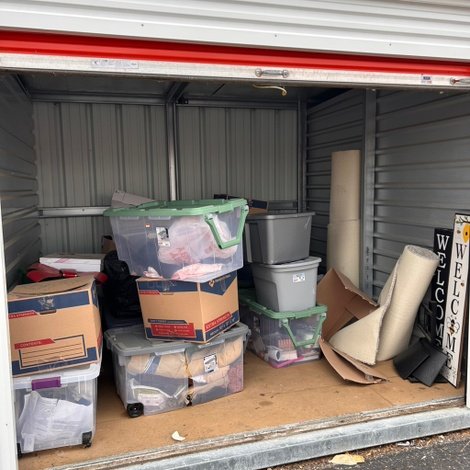 10 x 10 storage unit in Lansing, MI
