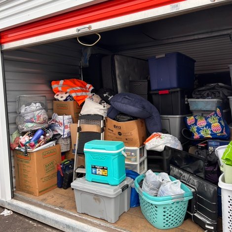 10 x 10 storage unit in Lansing, MI