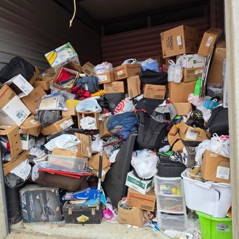 10 x 15 storage unit in Lansing, MI
