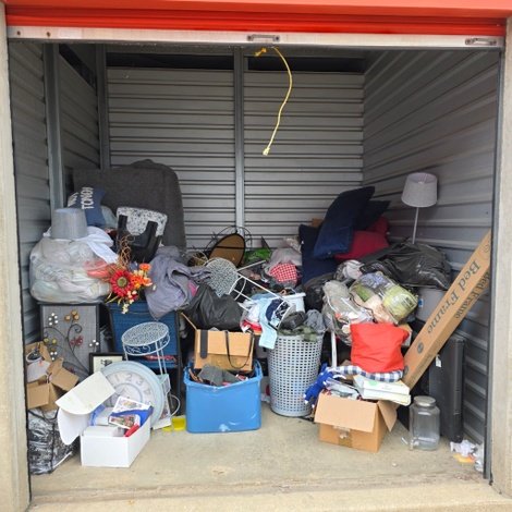 10 x 10 storage unit in Lansing, MI