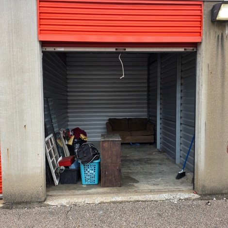 10 x 15 storage unit in Lansing, MI