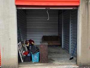 10 x 15 storage unit in Lansing, MI
