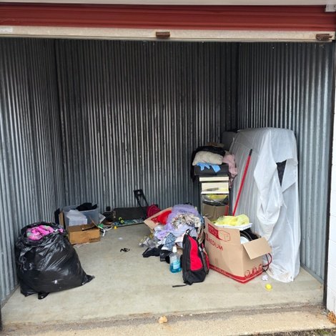 10 x 10 storage unit in Joseph Street Lansing, MI