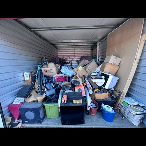 10 x 15 storage unit in Elk Grove, CA