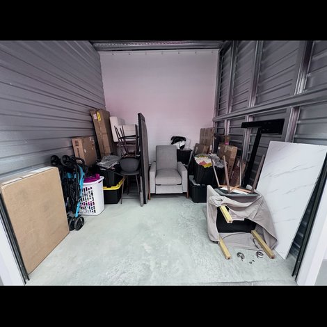10 x 10 storage unit in Elk Grove, CA