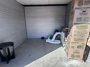 10 x 10 storage unit in Unknown, CA