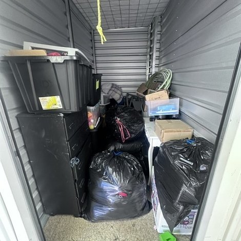 5 x 10 storage unit in Unknown, CA