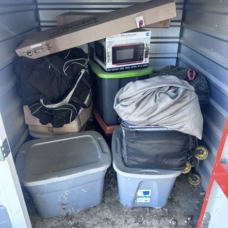 5 x 5 storage unit in Manteca, CA